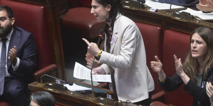 Schlein a Meloni: “Vostre promesse già smentite, siete incapaci e approssimativi”