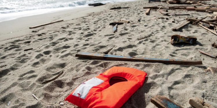 Naufragio Cutro, trovati altri due corpi: vittime salgono a 88