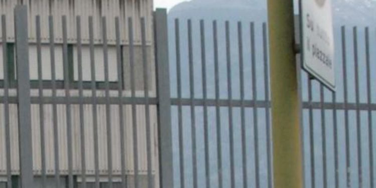 Gazza ladra aggredisce agente penitenziario nel carcere di Sulmona