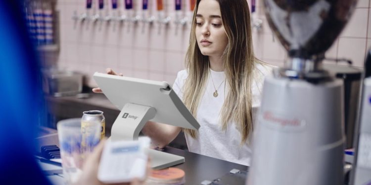 Imprese, donne frenate da burocrazia (56%) e paura di fallire (35%)