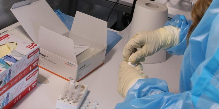 Covid, Oms: casi e morti in calo nel mondo ma risalita contagi in Europa