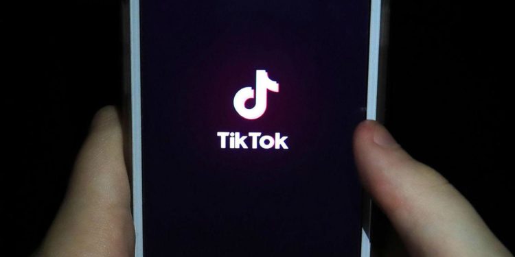 TikTok e ‘cicatrice francese’, Antitrust apre istruttoria