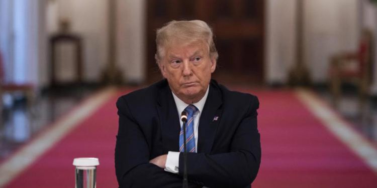 Trump rischia l’arresto: le accuse, cosa può succedere