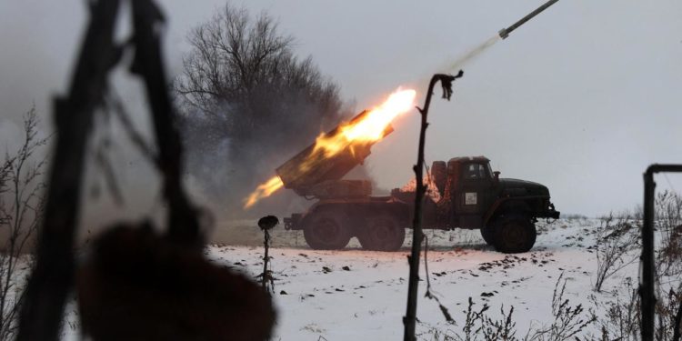 Ucraina, Russia: “Usa e Nato dicono a Kiev dove colpire”