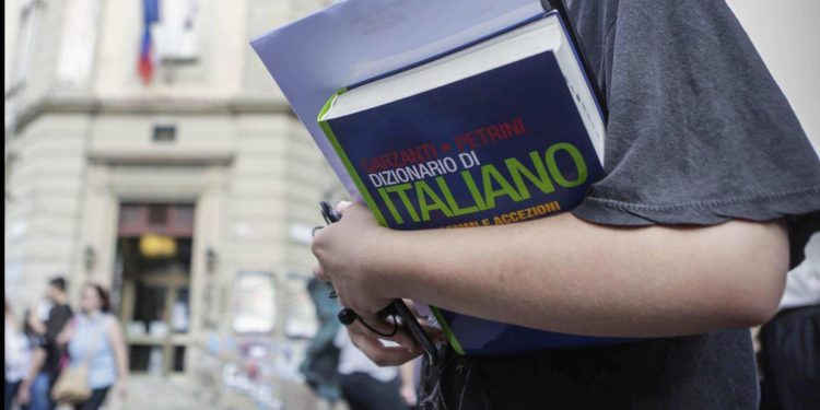 ‘Difesa della lingua italiana’, la proposta di legge: multe fino a 100mila euro
