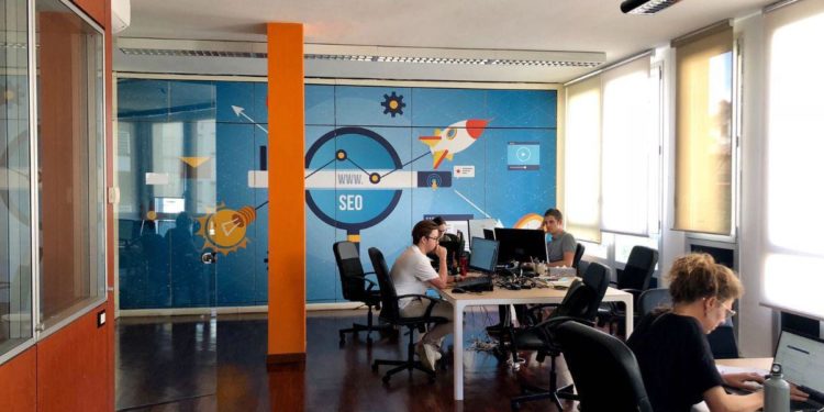 Energia, Selectra acquisisce tagliabollette.it e apre sede a Salerno