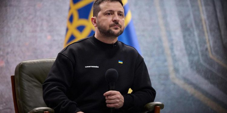 Ucraina, Zelensky invita Xi Jinping a Kiev: “Voglio parlare con lui”