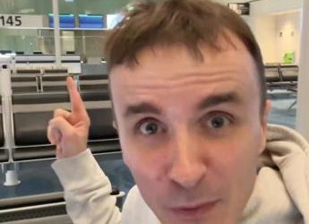 Bali al posto di Bari, l’influencer e il biglietto sbagliato: “Scalo a Giacarta era strano”