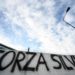 Berlusconi, Forza Italia tira sospiro di sollievo ma restano nodi nel partito