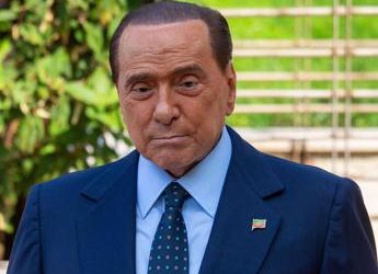 Berlusconi, per tanti resta ‘Il Caimano’: polemiche social su funerali di Stato