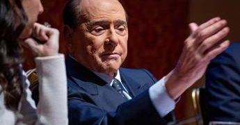 Berlusconi ricoverato: diagnosi leucemia da 2 anni, riacutizzazione a marzo