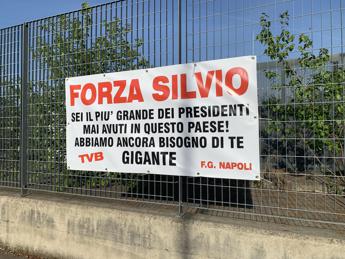 Berlusconi ricoverato, visite e messaggi di incoraggiamento per il Cav