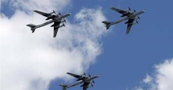 Caccia russi sui mari di Norvegia e Barents, ‘aerei stranieri’ li scortano