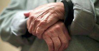 Il segreto dei centenari, geriatra: “Dna al 35%, cibo e fortuna”