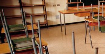 Maestra sospesa a Oristano, “ministro non può revocare provvedimenti”