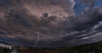 Maltempo, oggi allerta meteo gialla in 10 regioni