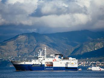 Migranti, soccorsi completati per Geo Barents: in salvo 440 persone