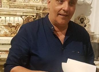 Modena Buk Festival, premio allo scrittore Maurizio De Giovanni