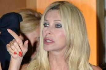 Paola Ferrari: “Parole di De Benedetti su Meloni disgustose, mi dissocio”