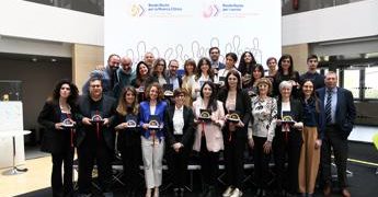 Roche Italia, premiati i vincitori dei bandi 2022 per ricerca e Sm