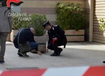 Spari contro saracinesca di un bar a Fermo, denunciato 32enne