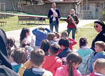Toscana, il presidente Mazzeo inaugura area giochi a Capannoli
