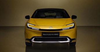 Toyota Prius Plug-In Hybrid: efficienza e stile
