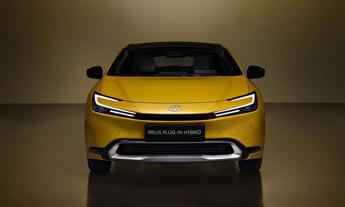 Toyota Prius Plug-In Hybrid: efficienza e stile