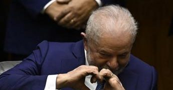 Ucraina-Russia, Lula: “Zelensky non può avere tutto dalla guerra”