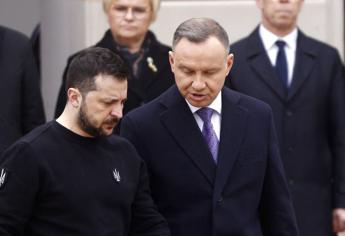 Ucraina, Zelensky in Polonia vede Duda: “Siamo garanti della libertà nell’Europa orientale”
