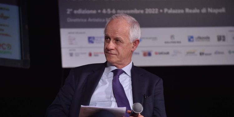 Fontana (Corriere della Sera): “Renzi direttore? Fa tremila mestieri e non l’unico per cui è stato eletto”
