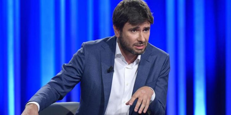 Di Battista torna con ‘Schierarsi’, nel programma no al Mes a stop armi a Kiev
