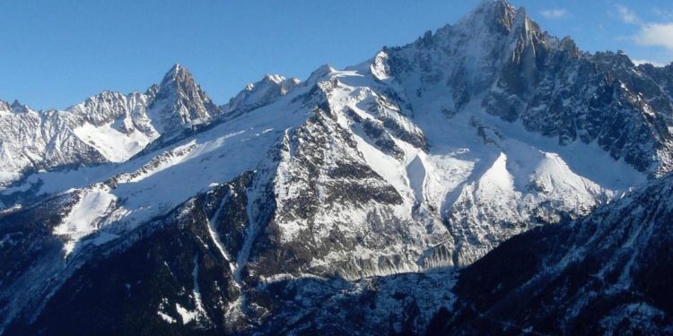 Francia, valanga sulle Alpi: trovato corpo quinta vittima