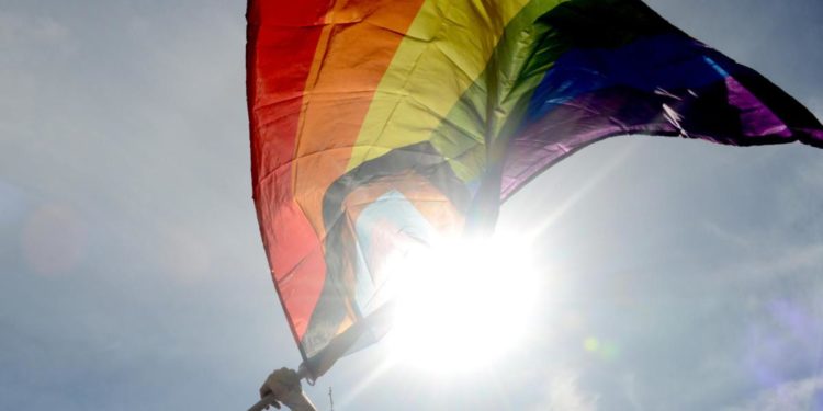 Lgbtq+, Pd: “Non lasceremo che Meloni ‘Orbanizzi’ l’Italia”