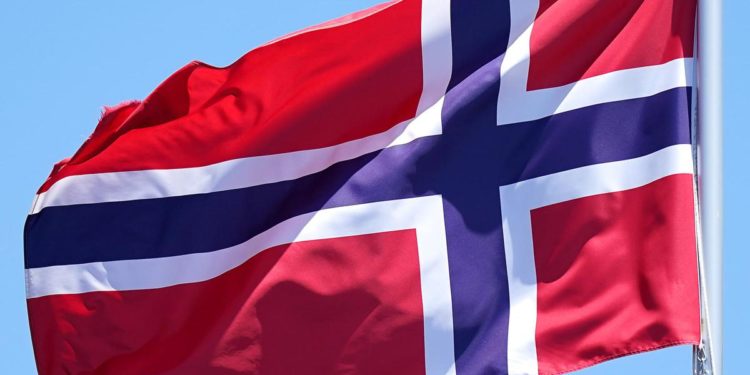 Russia, Norvegia espelle 15 membri ambasciata Mosca: “Sono spie”