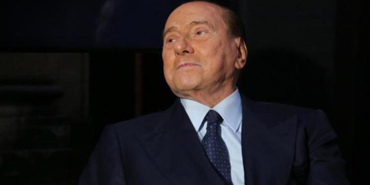 Berlusconi, quarta notte in ospedale. Zangrillo: “Risponde bene a cure”