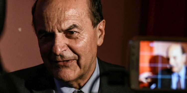 Terzo Polo, Bersani a Calenda: “Attento a chi ti carichi in groppa”