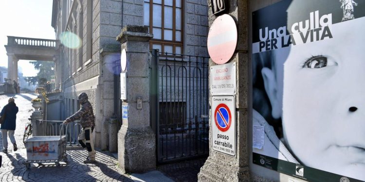 Neonato in culla vita al Mangiagalli di Milano, al via iter per affidamento Enea