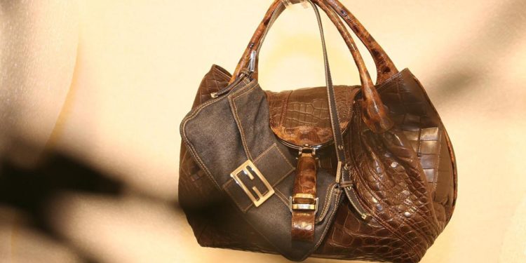 Fendi, colpo grosso nel centro di Roma: rubate borse per 100mila euro