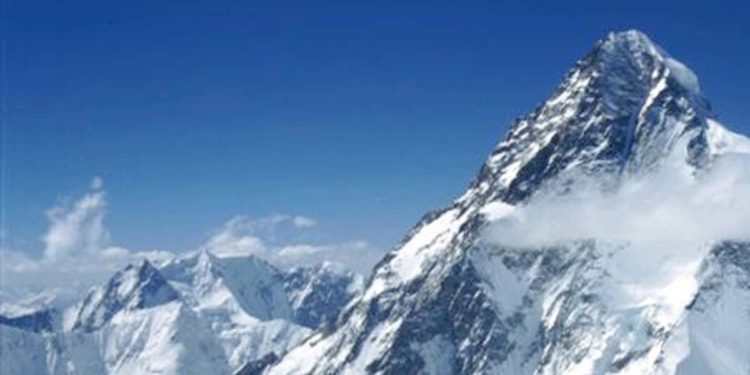 Valanga sull’Himalaya, travolto gruppo di turisti: almeno 7 morti – Video