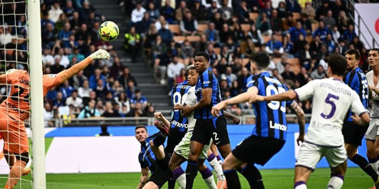 Inter-Fiorentina 0-1, gol di Bonaventura