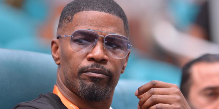 Jamie Foxx ricoverato d’urgenza per “complicazioni mediche”