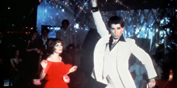 John Travolta, all’asta iconico abito bianco della ‘Febbre del sabato sera’