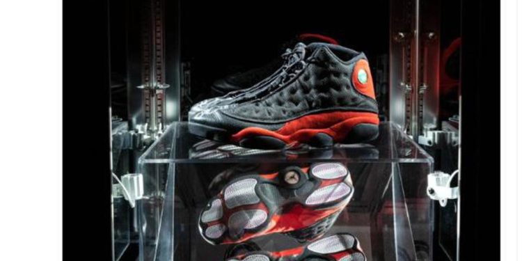 Michael Jordan da record, un paio di scarpe venduto per 2.2 milioni di dollari