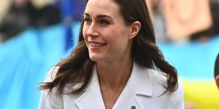 Elezioni in Finlandia, sfida tra donne: Sanna Marin in bilico