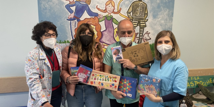 Palermo, i bimbi del S. Anna donano giochi ai piccoli dell’Oncoematologia