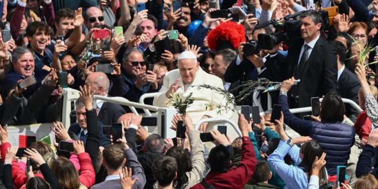 Papa Francesco: “Anche io ho bisogno che Gesù mi accarezzi”