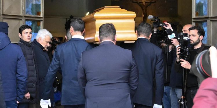 Attentato a Tel Aviv, a Roma l’ultimo saluto ad Alessandro Parini