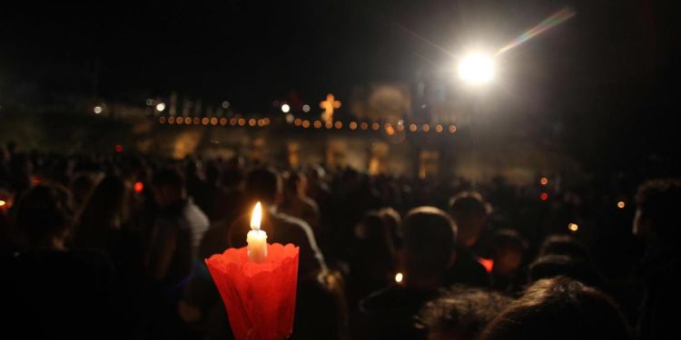 Pasqua, il Papa stasera alla Via Crucis al Colosseo