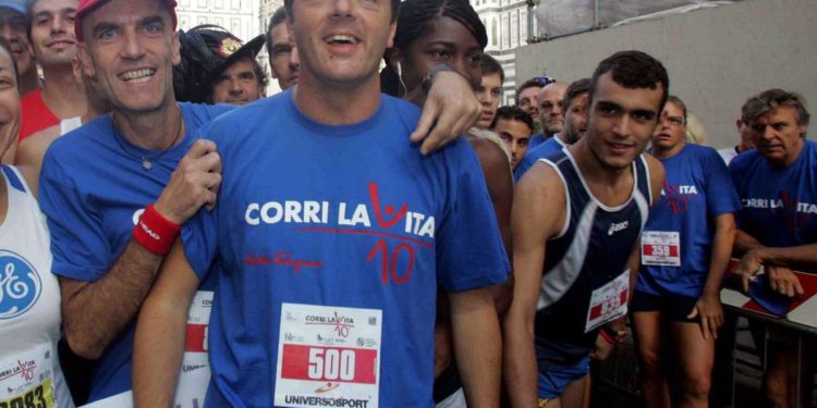 Renzi e la maratona di Milano: “Sorrisini e battutine, ma è stato grande traguardo”